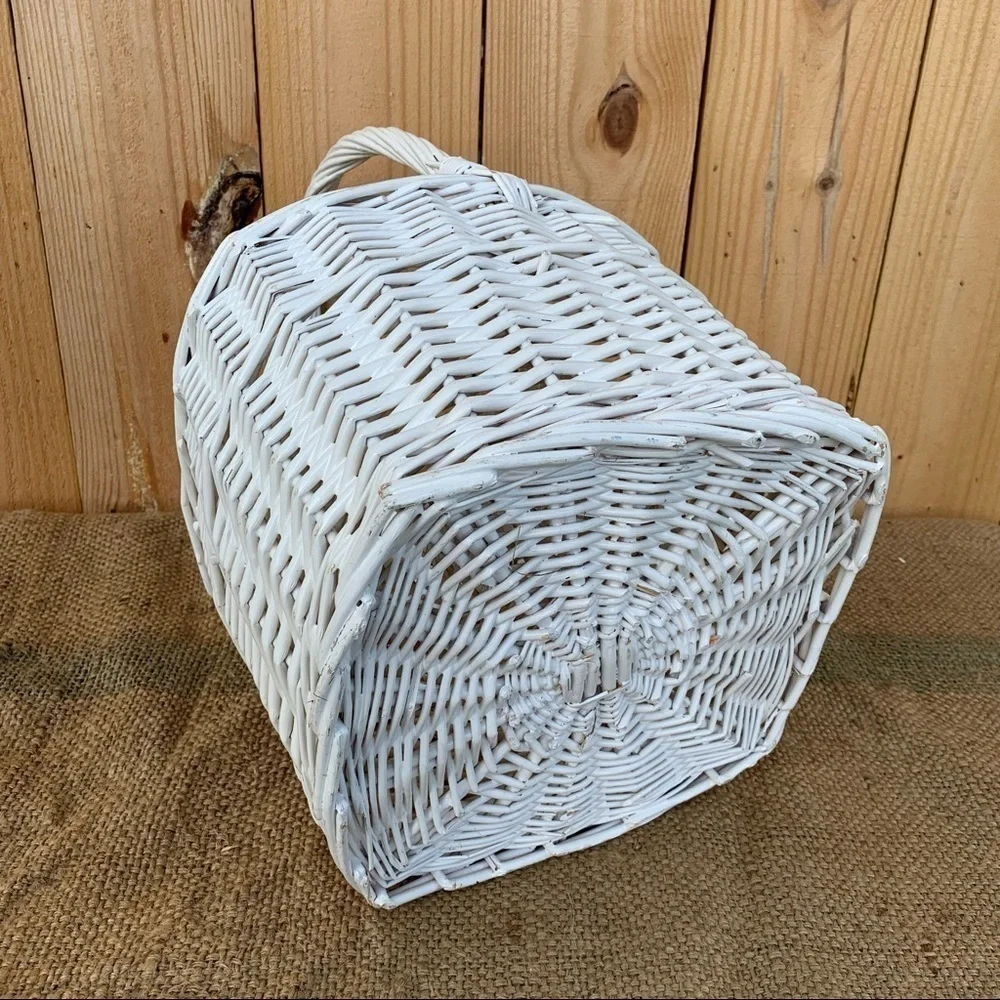 Vintage White Wicker Wine Basket 🧺